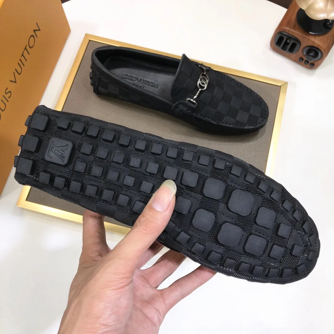 Men's men's shoes 💰420💰 [LV Doudou shoes] (water-dyed cowhide lining) new model is on the market, available on the official website. The new Doudou shoes are processed into single-color materials, and the uppers are made of imported cowhide material. The body of the shoe is fully hemmed with mark thread, and is lined with imported original cowhide leather. The elegant shoe shape is super suitable for all-matching, and the size is 38-44.